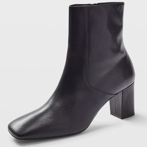 Jorga Boots - Brand New (no tags on shoe) - NEVER WORN - Black